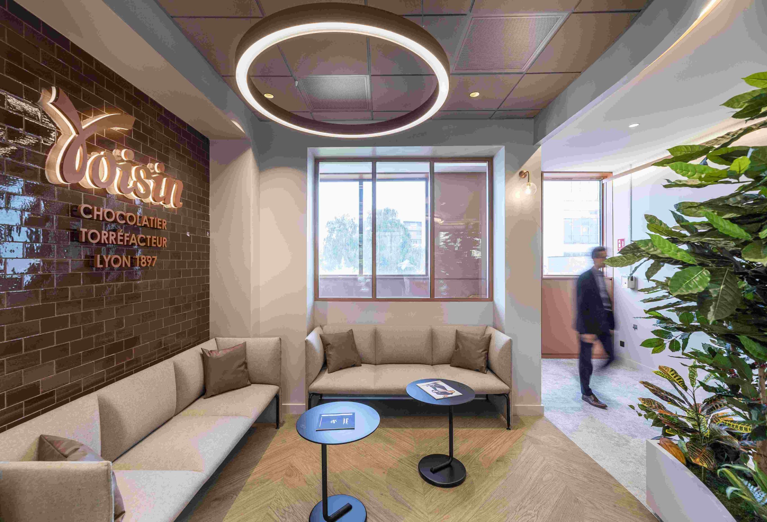 Aménagement de bureau à Lyon - Chocolaterie Voisin - Cloison de bureau Tiaso AZ 78mm