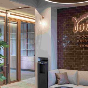 Aménagement de bureau à Lyon - Chocolaterie Voisin - Cloison de bureau Tiaso AZ 78mm