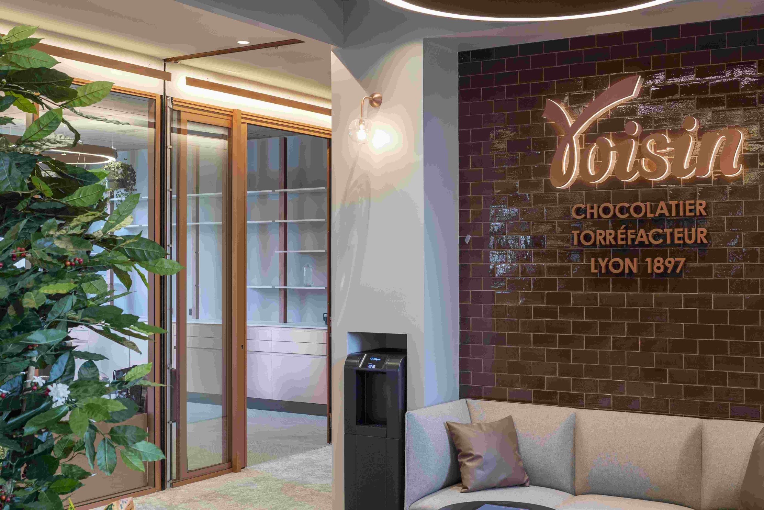 Aménagement de bureau à Lyon - Chocolaterie Voisin - Cloison de bureau Tiaso AZ 78mm