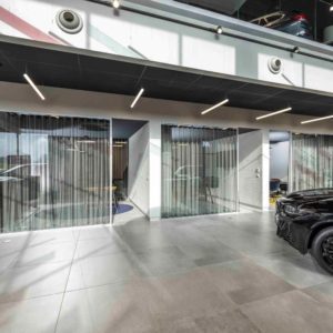 Cloisons de bureau à Annecy - Concession BMW - Cloisons TIASO AZ 78mm et J-AZ 40mm