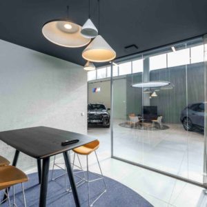 Cloisons de bureau à Annecy - Concession BMW - Cloisons TIASO AZ 78mm et J-AZ 40mm